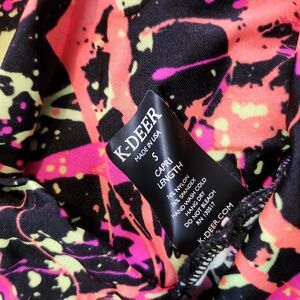 K-DEER Neon Abstract Capri Leggings